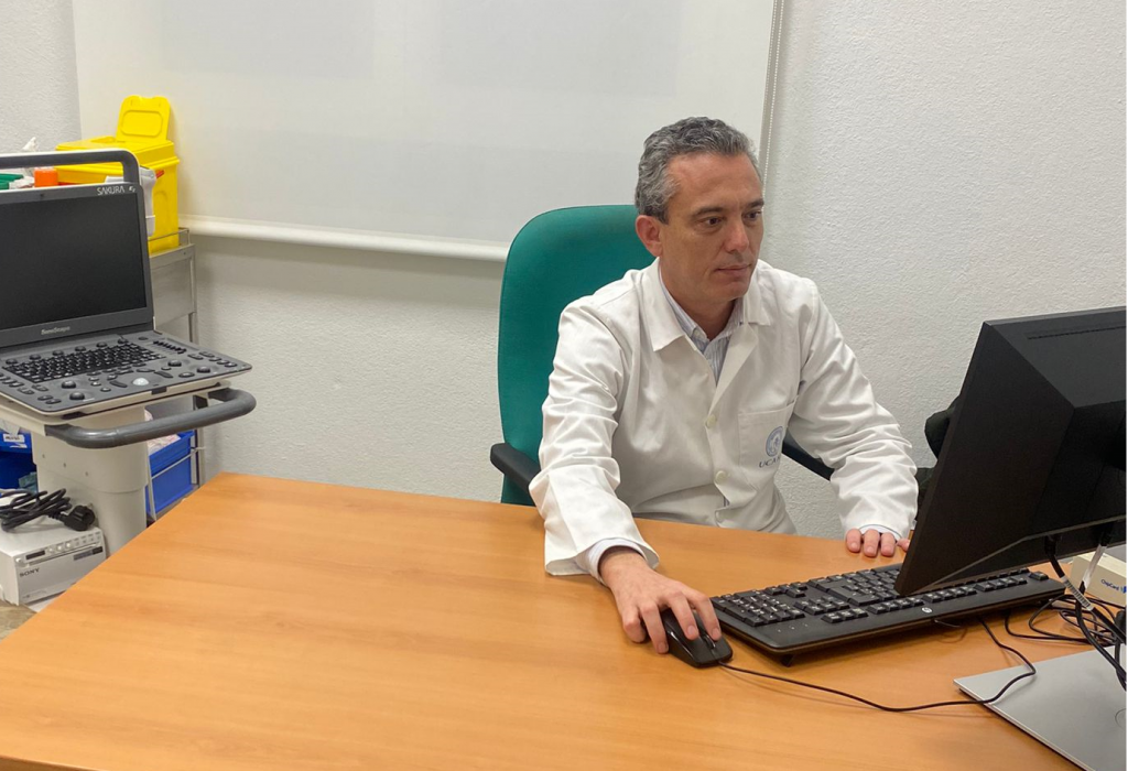 Podologo Jose Antonio Piña experto en cirugia del pie Jerez